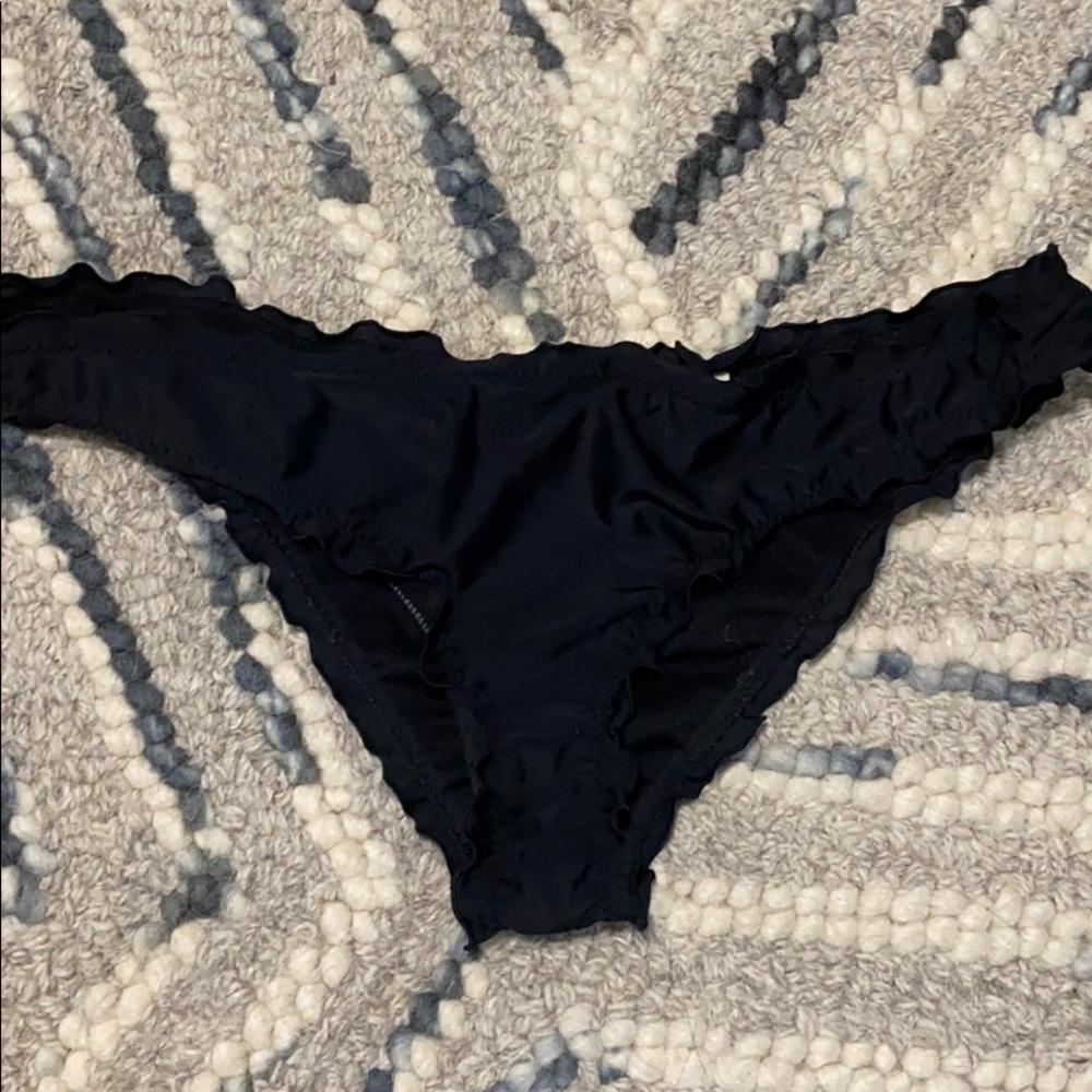 Black hollister ruffled bathing suit bottoms